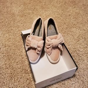 Women's Nine West Velvet Sneaker - Size 7.5